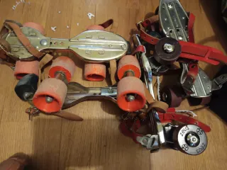 2 pares patines antiguos