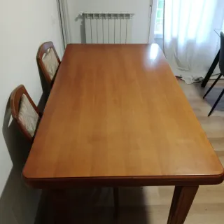 Mesa comedor de madera y 6 sillas