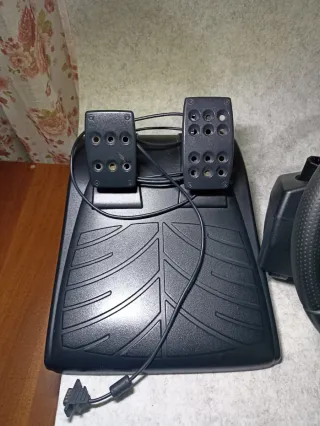 Volante Logitech Driving Force GT