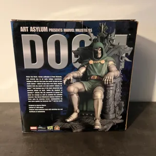Figura Dr. Doom Art Asylum Marvel Milestones