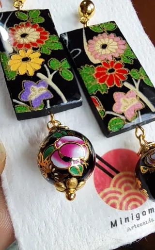 Pendientes japoneses de porcelana fría florales
