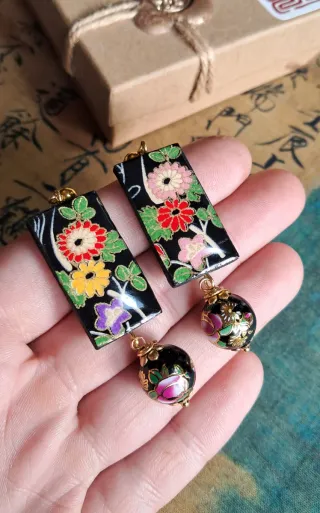 Pendientes japoneses de porcelana fría florales