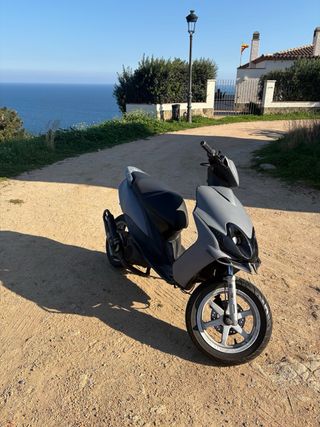 Yamaha Jog RR Gris
