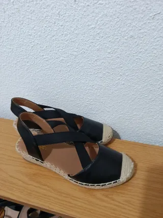 Zapatillas negras de esparto