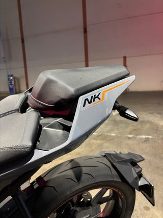 CF Moto 300NK