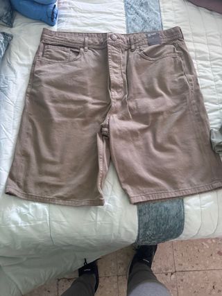 Pantalones cortos estilo pirata beige