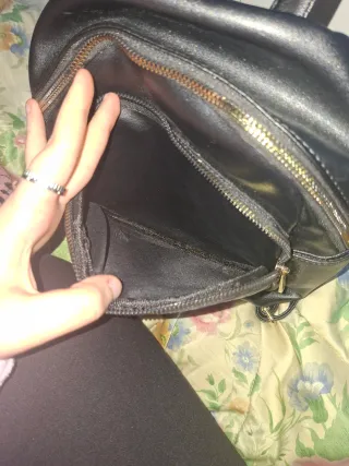 Mochila negra acolchada