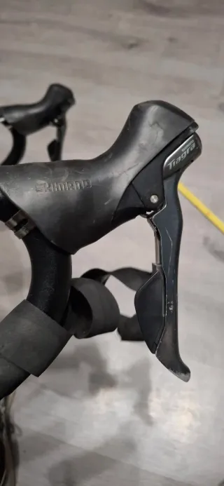 Manillar carretera con manetas shimano
