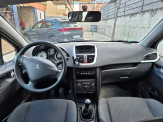 Peugeot 207 2010