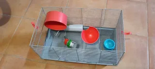 Jaula para hámster con accesorios