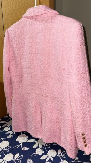 Blazer rosa estilo Chanel
