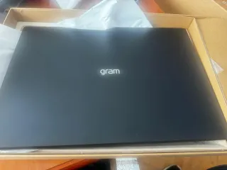 LG Notebook PC 17Z90SP-E.AD88B Intel Core Ultra 7