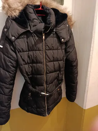 Abrigo acolchado mujer negro