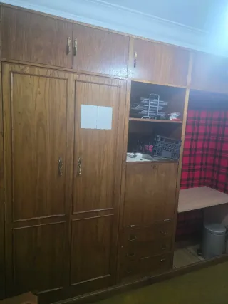 Se alquila habitación en amara