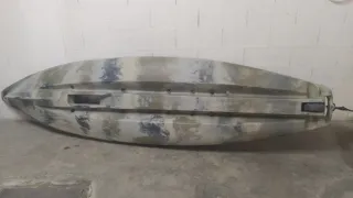 Kayak Feel Free con pedales, timón y ruedas.