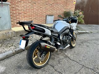 Yamaha FZ8 semicarenada
