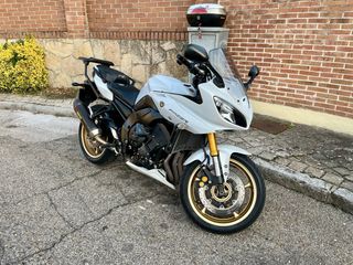 Yamaha FZ8 semicarenada