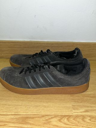 Zapatillas Adidas Negras Goma Marrón