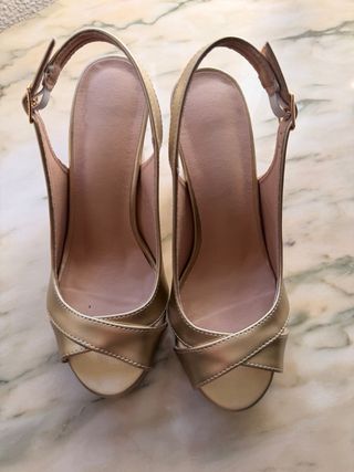 Sandalias doradas plataforma tacón talla 36