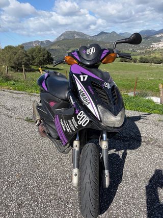 Carenado Yamaha Aerox Negro y Morado