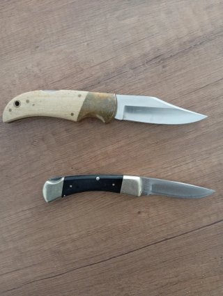 2 Coltelli ,1 Falcon e 1 jet-aer made in japan