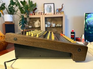 Mesa de Mezclas Inkel MX-1100 Vintage Profesional