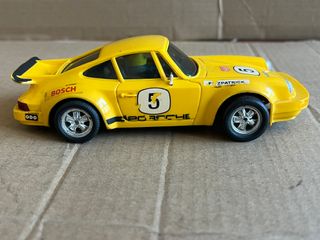 Scalextric Porsche Carrera RS Amarillo