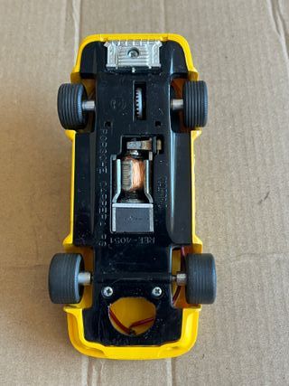 Scalextric Porsche Carrera RS Amarillo