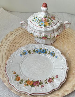 Sopera decorativa antigua