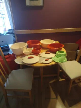 Juego Soperas Tupperware Blancas y Rojas