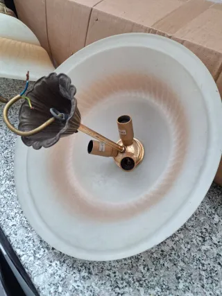 Lámpara techo 2 por 25 euros ,1 por 15 euros