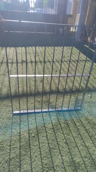 Reja de hierro para ventana 102x122 cm.