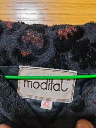 Traje falda y chaqueta estampado floral