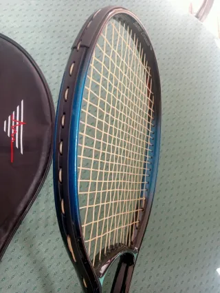 Raqueta de Tenis Rossignol con funda.NUEVA!!!