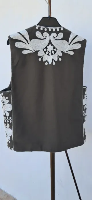 Chaleco Zara Bordado