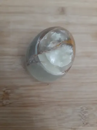 Pedra decorativa em forma de ovo