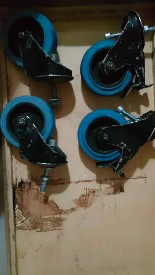 Ruedas industriales de 8 y 10 cm para carros