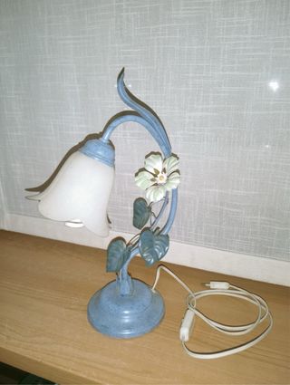 Lámpara de techo azul y blanca