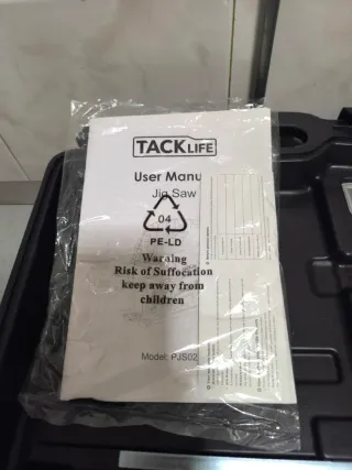 Sierra de calar TACKLIFE 800W Láser