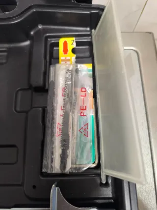 Sierra de calar TACKLIFE 800W Láser