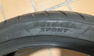 Neumático Bridgestone Potenza Sport 245/35/19 93Y