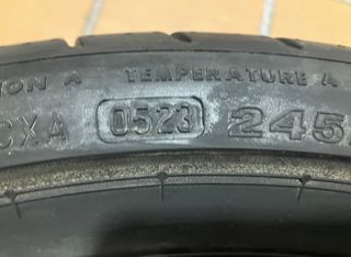 Neumático Bridgestone Potenza Sport 245/35/19 93Y