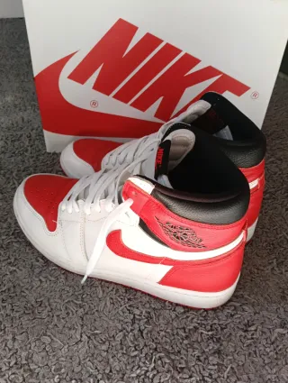 Nike Jordan 1 High Retro OG Rosse Bianche