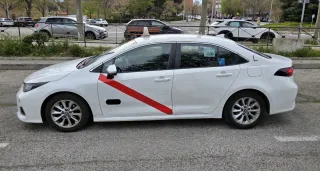 Licencia taxi lunes par Madrid Toyota Corolla