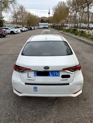 Licencia taxi lunes par Madrid Toyota Corolla