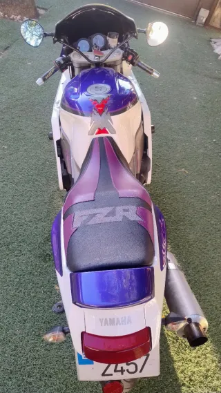 Yamaha FZR 1000 EXUP Moto Deportiva