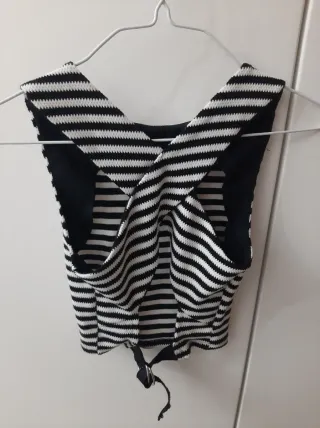 Top Malha Riscas Preto e Branco Stradivarius