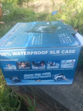 Funda impermeable DiCAPac para cámara DSLR