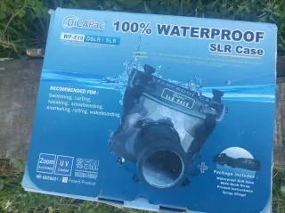 Funda impermeable DiCAPac para cámara DSLR