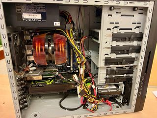 PC sobremesa NZXT 8GB RAM 500GB + gráfica dedicada